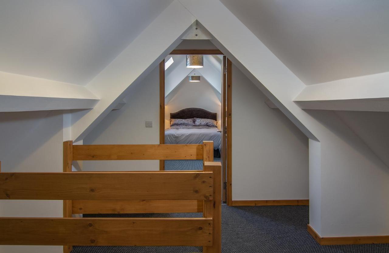 Stunning Church Conversion Close To The Tower ブラックプール エクステリア 写真